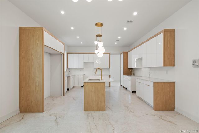 130 Union Road 201, Spring Valley, NY 10977