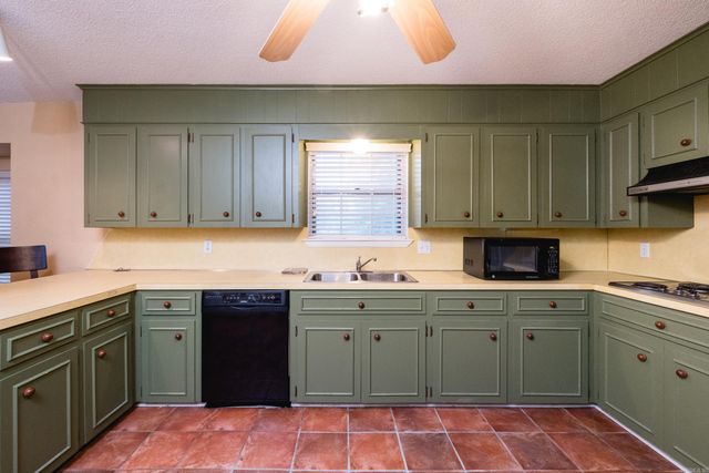 2421 Gunpowder Road, Little Rock, AR 72212