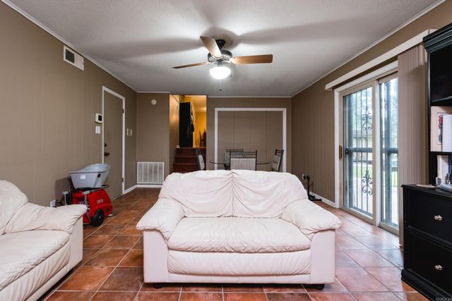 2421 Gunpowder Road, Little Rock, AR 72212