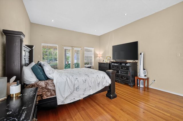 10437 High Hollows Drive 220, Dallas, TX 75230