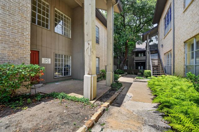 10437 High Hollows Drive 220, Dallas, TX 75230