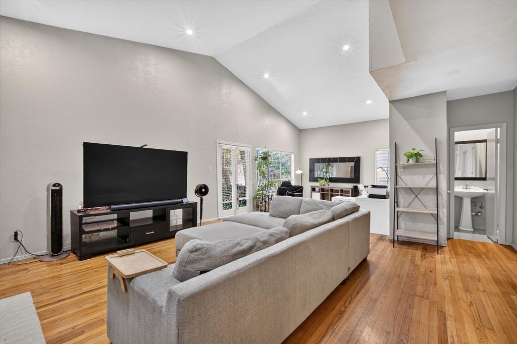 10437 High Hollows Drive 220, Dallas, TX 75230