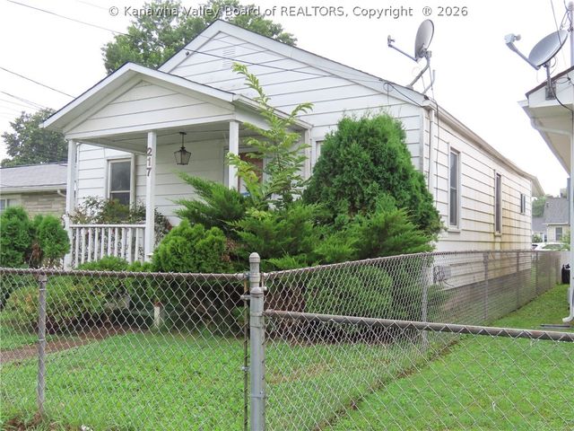 217 17th Street, Dunbar, WV 25064