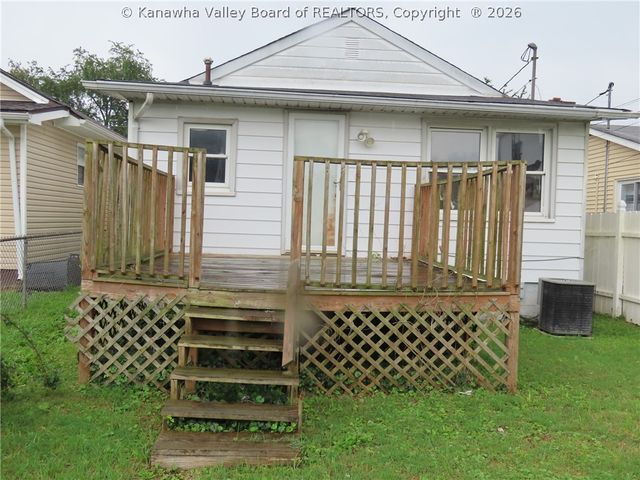 217 17th Street, Dunbar, WV 25064