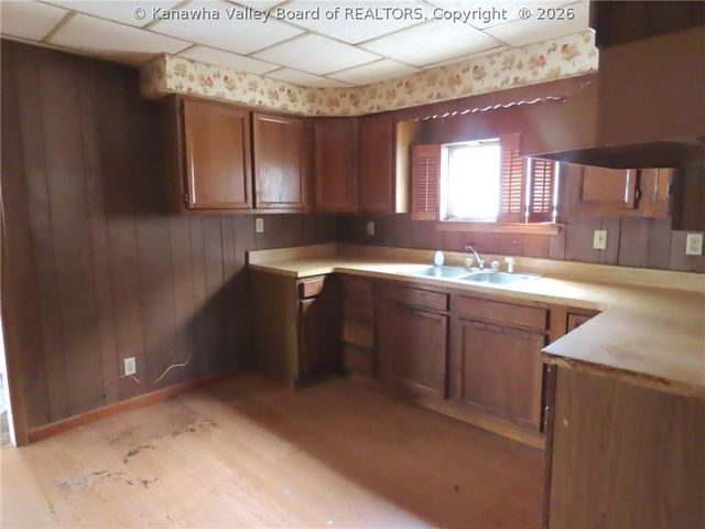 217 17th Street, Dunbar, WV 25064