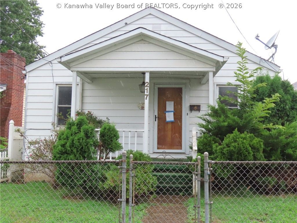 217 17th Street, Dunbar, WV 25064