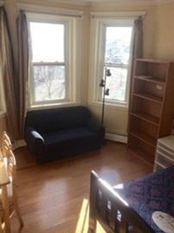 1840 Commonwealth Ave 16, Boston, MA 02135