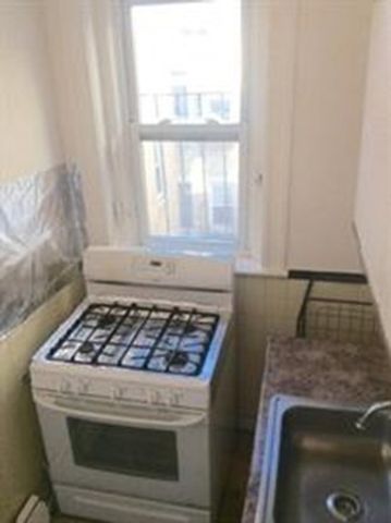 1840 Commonwealth Ave 16, Boston, MA 02135