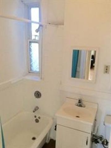 1840 Commonwealth Ave 16, Boston, MA 02135