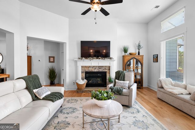 73 Oakhurst Trail, Sharpsburg, GA 30277