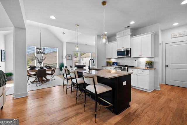 73 Oakhurst Trail, Sharpsburg, GA 30277