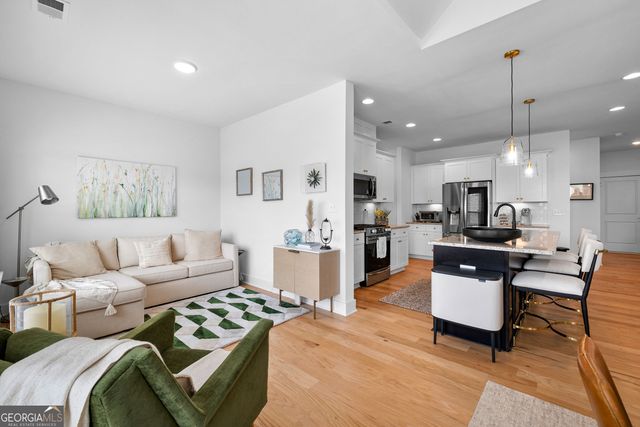 73 Oakhurst Trail, Sharpsburg, GA 30277