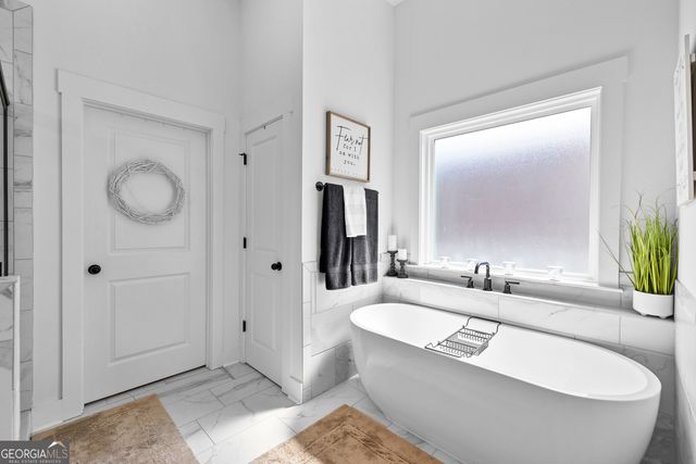 73 Oakhurst Trail, Sharpsburg, GA 30277