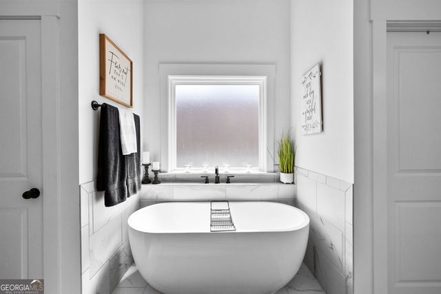 73 Oakhurst Trail, Sharpsburg, GA 30277