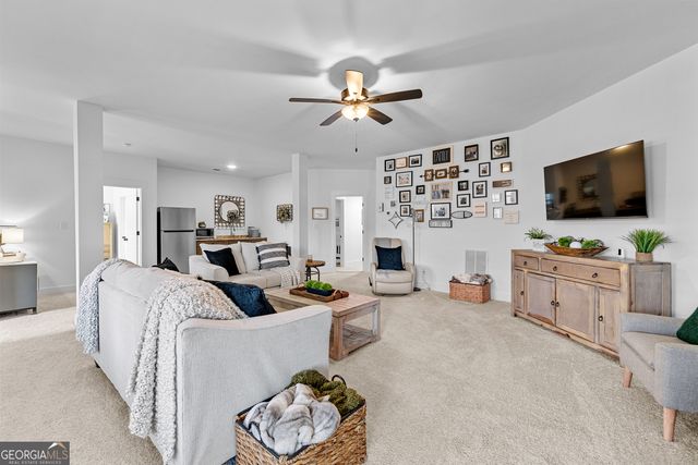 73 Oakhurst Trail, Sharpsburg, GA 30277