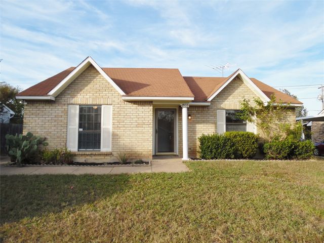 6933 Sunflower Circle N, Fort Worth, TX 76120
