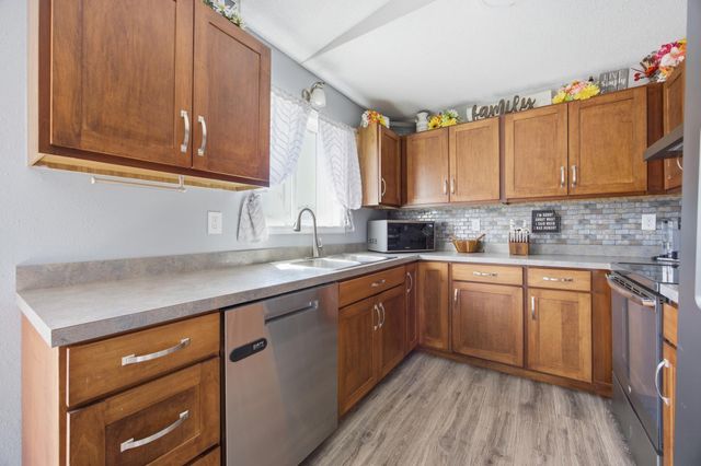 1918 55th Avenue S, Fargo, ND 58104