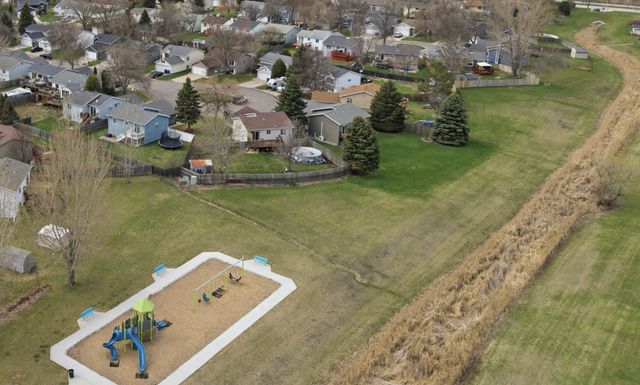 1918 55th Avenue S, Fargo, ND 58104