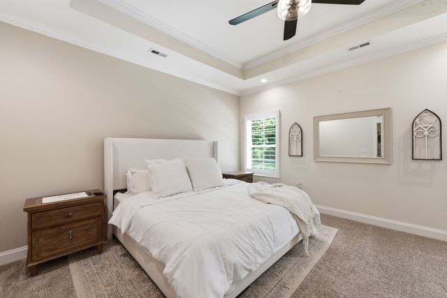 1304 Summer Station Dr, Chapel Hill, TN 37034
