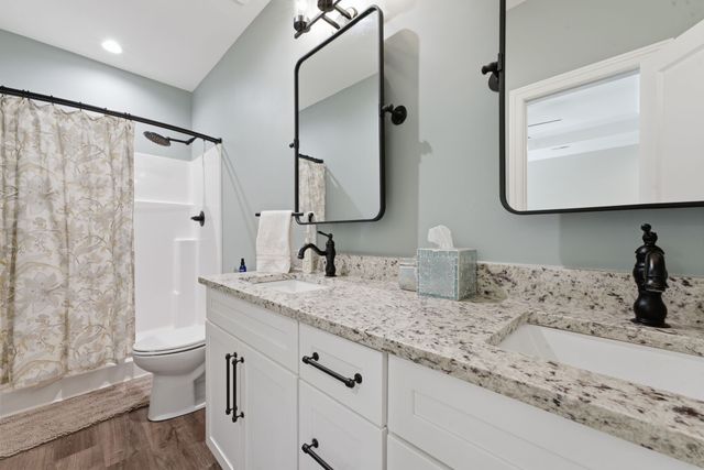 1304 Summer Station Dr, Chapel Hill, TN 37034