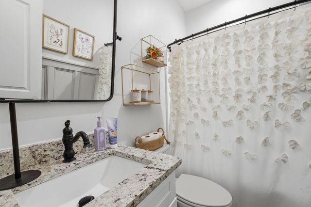 1304 Summer Station Dr, Chapel Hill, TN 37034