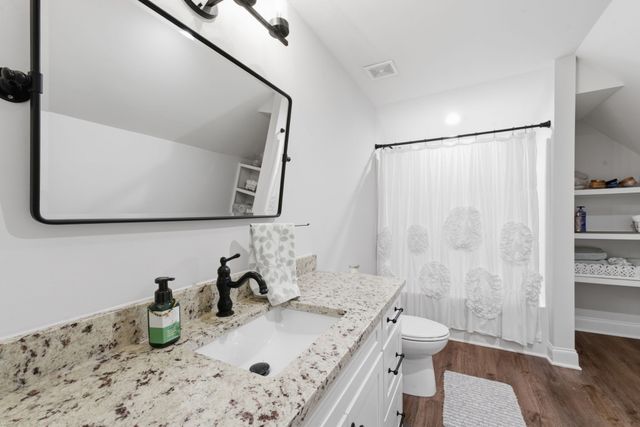 1304 Summer Station Dr, Chapel Hill, TN 37034