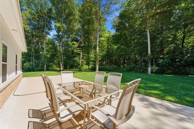 1304 Summer Station Dr, Chapel Hill, TN 37034