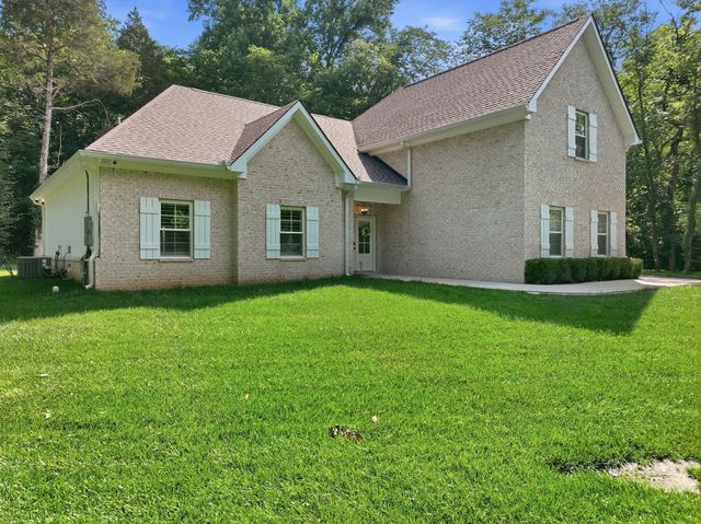1304 Summer Station Dr, Chapel Hill, TN 37034