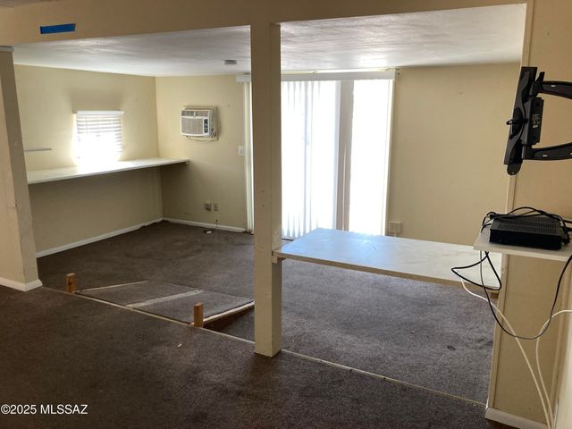 176 W Rama Drive, Green Valley, AZ 85614