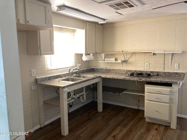 176 W Rama Drive, Green Valley, AZ 85614