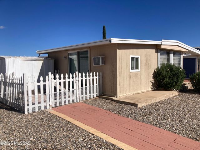 176 W Rama Drive, Green Valley, AZ 85614