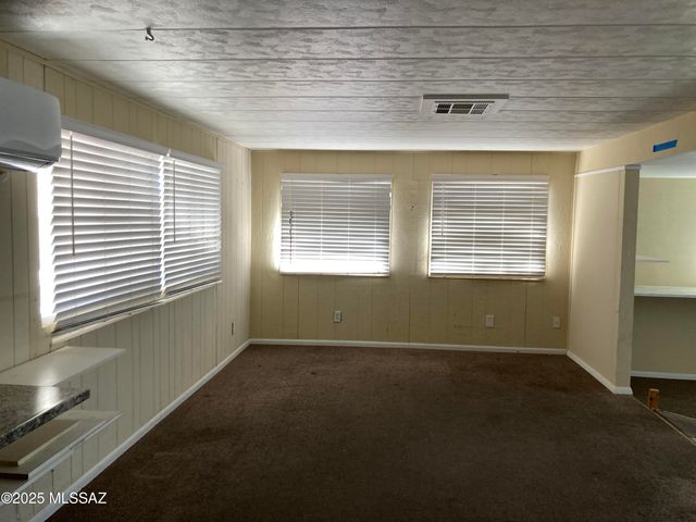 176 W Rama Drive, Green Valley, AZ 85614