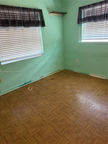 100 NE 212th Ter, Miami Gardens, FL 33179