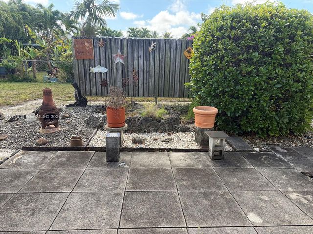 100 NE 212th Ter, Miami Gardens, FL 33179