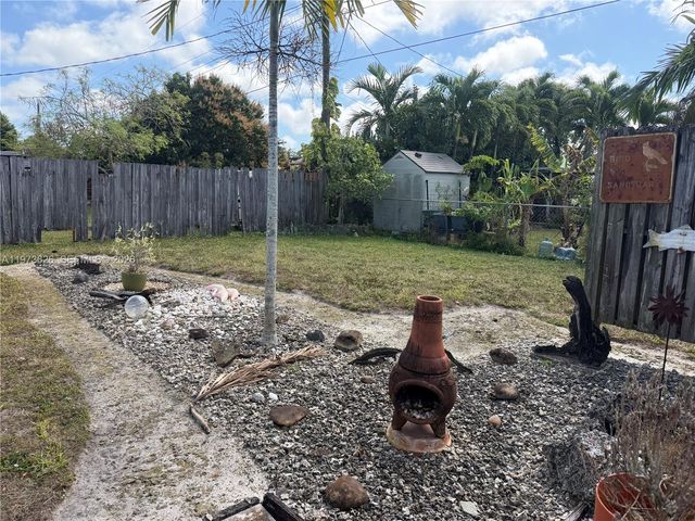 100 NE 212th Ter, Miami Gardens, FL 33179