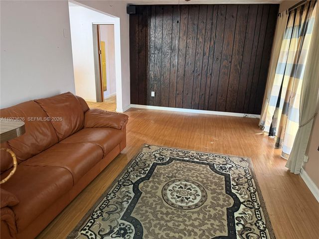 100 NE 212th Ter, Miami Gardens, FL 33179