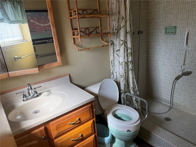 100 NE 212th Ter, Miami Gardens, FL 33179