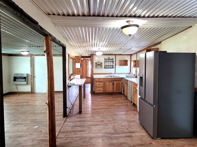 735 SW 1st, Detroit, TX 75436