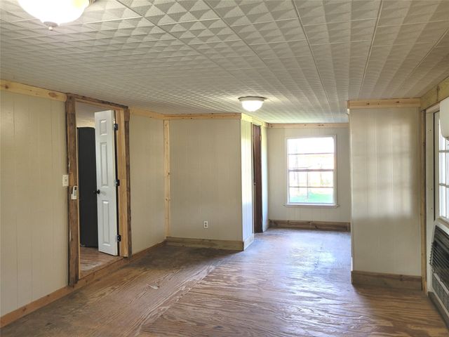 735 SW 1st, Detroit, TX 75436