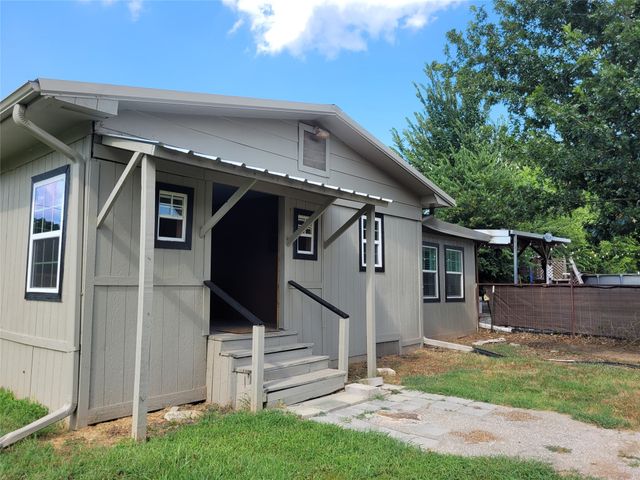 735 SW 1st, Detroit, TX 75436