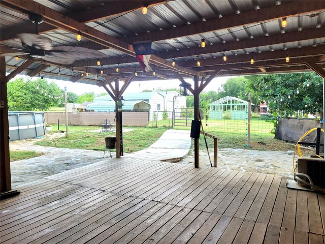 735 SW 1st, Detroit, TX 75436