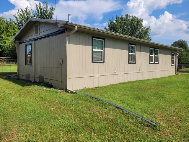 735 SW 1st, Detroit, TX 75436