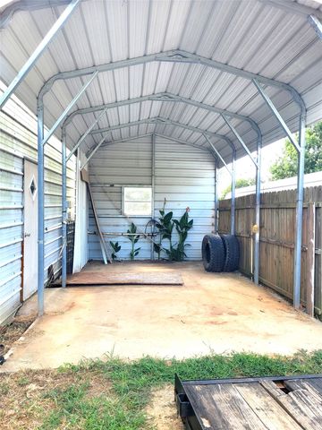 735 SW 1st, Detroit, TX 75436