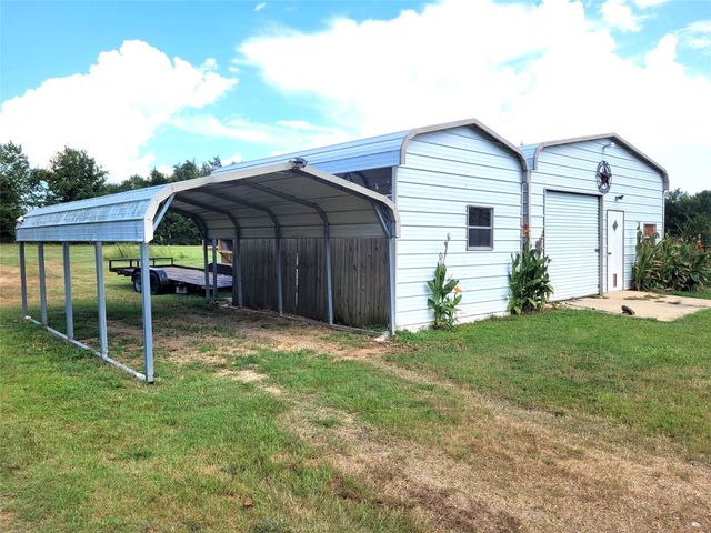 735 SW 1st, Detroit, TX 75436