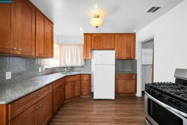 1543 Havenscourt Blvd, Oakland, CA 94621
