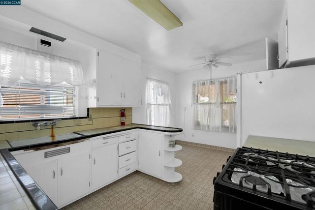 1543 Havenscourt Blvd, Oakland, CA 94621