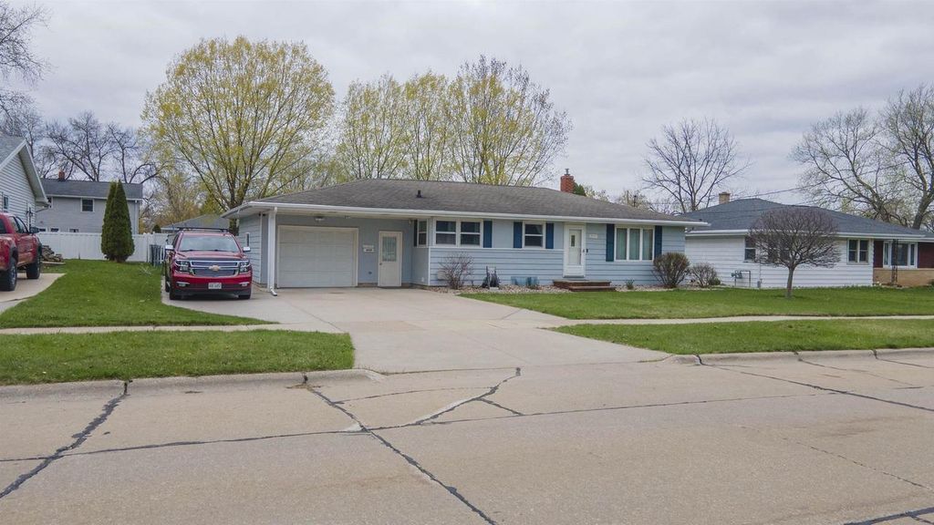 1909 MAIN AVENUE, Kaukauna, WI 54130