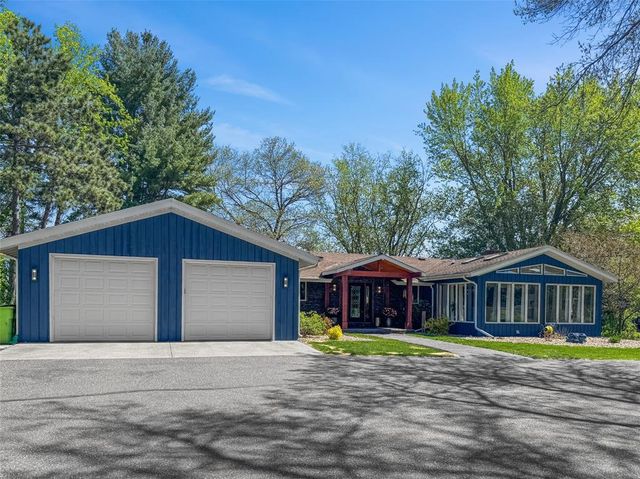 611 Moonlight Drive, Altoona, WI 54720