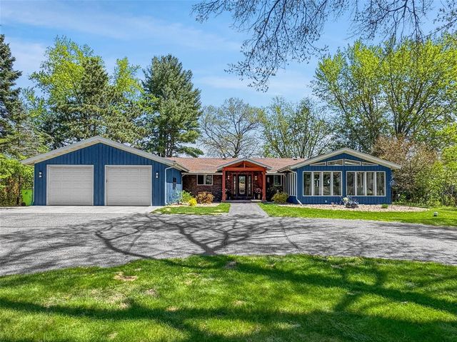 611 Moonlight Drive, Altoona, WI 54720