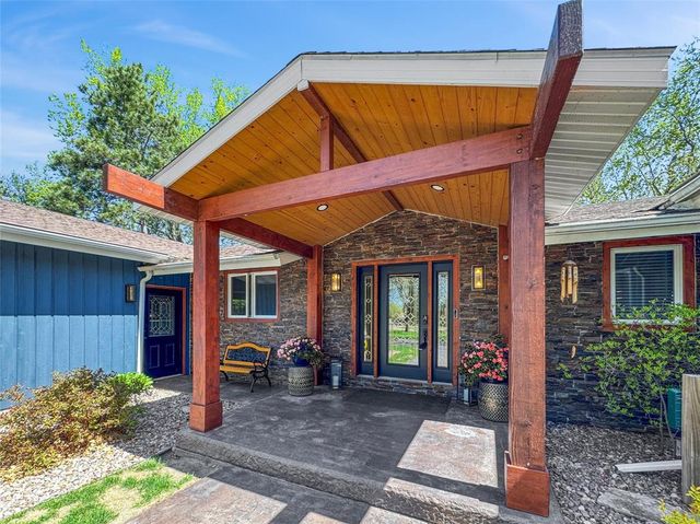 611 Moonlight Drive, Altoona, WI 54720